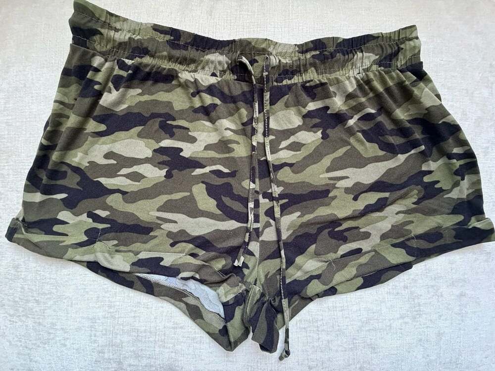 No Boundaries Camo Drawstring Elastic Waist Shorts Womens XXL 19